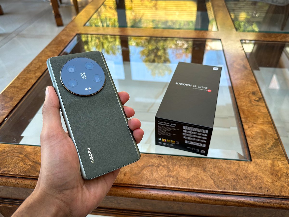 Mrwhosetheboss's tweet photo. The Xiaomi 13 Ultra is one of the weirdest phones I’ve tested in a long time 

This vid is gonna take a little bit of time to make - but will be worth it! 👌 https://t.co/ALwsGcUZgR