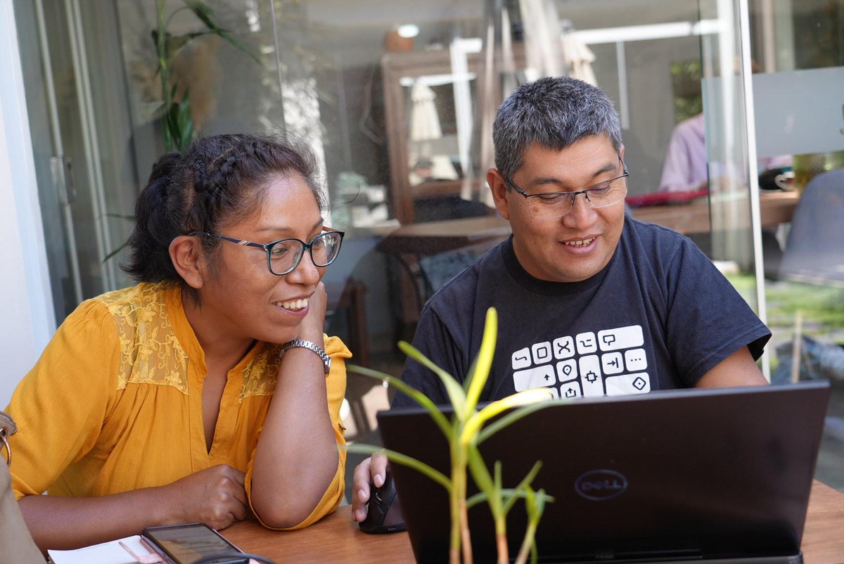 DW_Akademie_es's tweet photo. 👏 Iniciamos proyecto con nuestros socios en #Bolivia 🇧🇴 @MuyWaso @CepraBolivia

💡Con formatos innovadores, trabajamos para fortalecer las competencias mediáticas en el área rural y capacitar a profesionales de medios locales para reducir la #desinformación y el discurso de odio https://t.co/Wor5pcc3mb