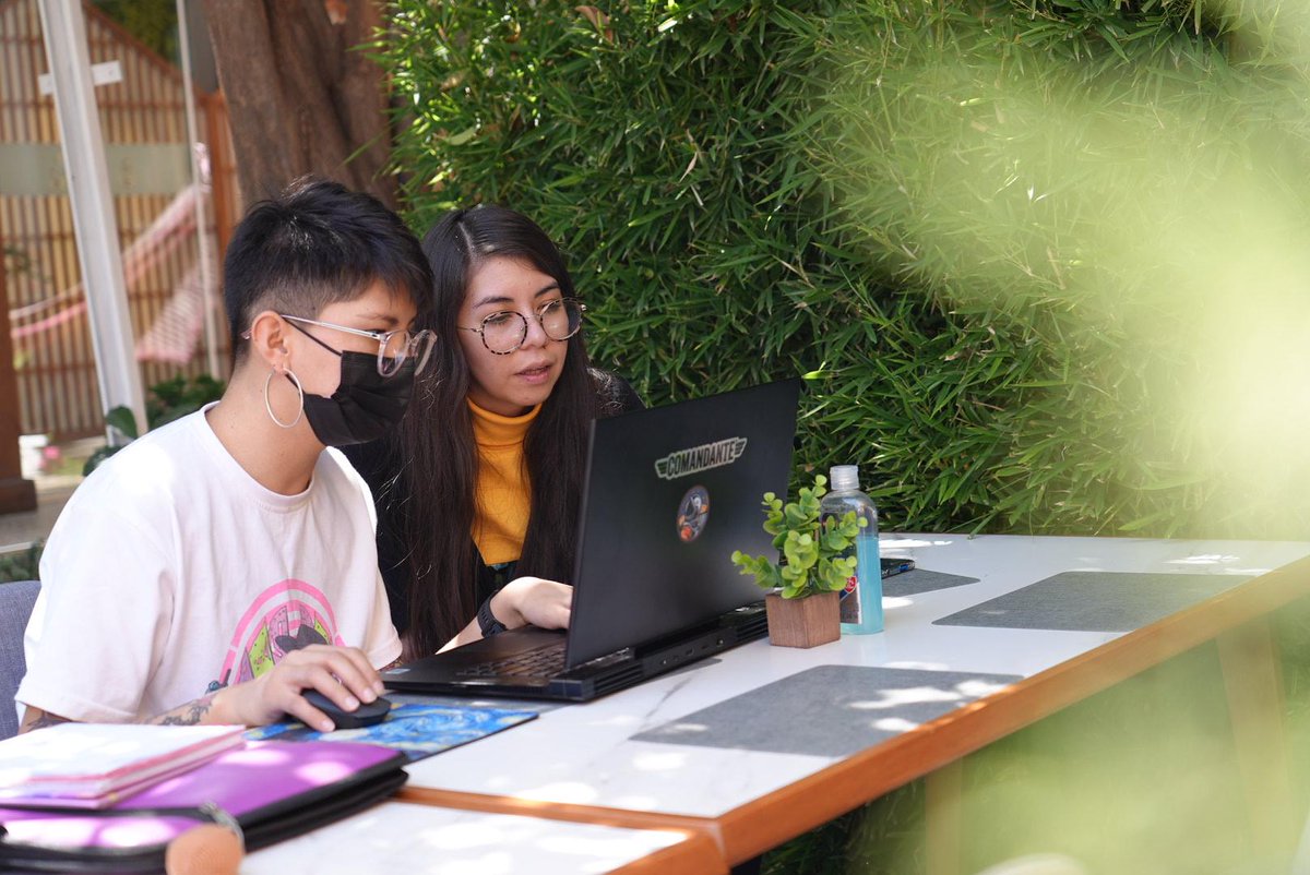 DW_Akademie_es's tweet photo. 👏 Iniciamos proyecto con nuestros socios en #Bolivia 🇧🇴 @MuyWaso @CepraBolivia

💡Con formatos innovadores, trabajamos para fortalecer las competencias mediáticas en el área rural y capacitar a profesionales de medios locales para reducir la #desinformación y el discurso de odio https://t.co/Wor5pcc3mb