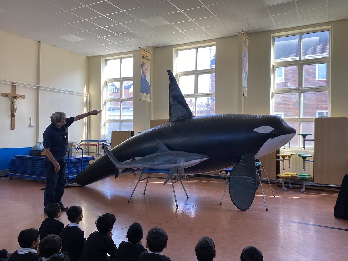 HolyFamilyYear2's tweet photo. We are all responsible for taking care of our common home. Thank you to Andy for his amazing workshop. @cafod. #livesimplybrum #livesimplyhfb10 @HolyFamilyYear1 @HolyFamilyScho1 #csthfb10 @BCPP__ @BhamDES https://t.co/Uq8UrymR1S