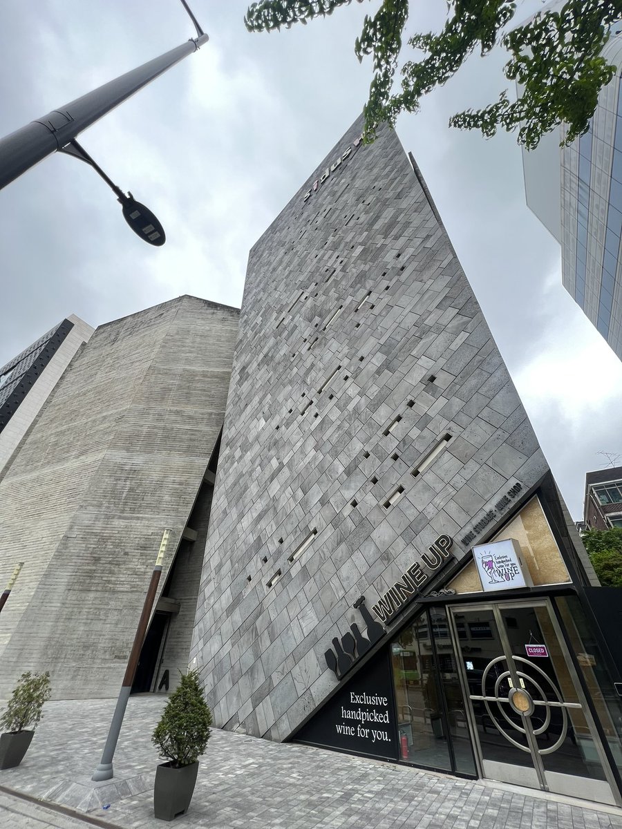 khunkim_ceo's tweet image. iHQ ตอนเด็กๆก็ดูซีรีย์เกาหลีเขามาตลอด วันนี้ได้มีโอกาสมาร่วมธุรกิจกับท่านประธานบริษัทแล้ว 🙏🏻
#oppame #iHQ #entertainment #ดาราเกาหลี #ซีรีย์เกาหลี #KPOP #รีวิวเกาหลี