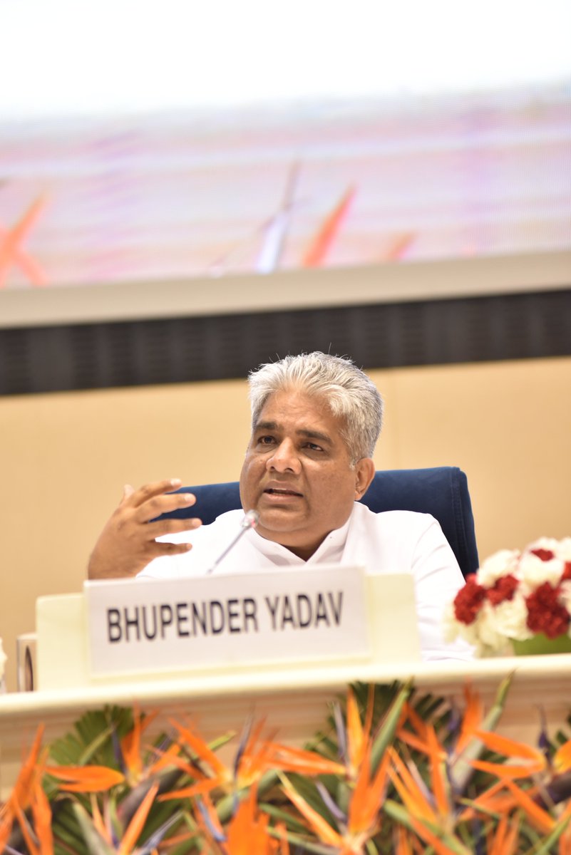 byadavbjp's tweet photo. Addressed the Plenary Session on ‘Promoting Circular Economy for Sustainable Development’ during the 16th Civil Services Day celebrations.

We need to move towards deep ecology as opposed to West's anthropocentric approach and urgently adopt Lifestyle for Environment. https://t.co/GmOVRzLJGj