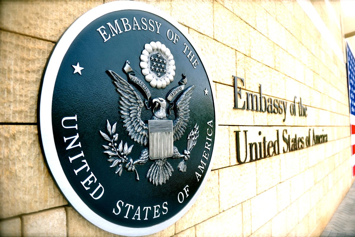 travelobiz's tweet photo. US Mission to India Expected to Process Over a Million Visas This Year
#Hyderabad #India #JenniferLarson #USConsulate #USEmbassy #USVISA #VisaNews #VisaProcess #VisaUpdate
https://t.co/1UjDNqJrnb https://t.co/nfbxmE0ttp