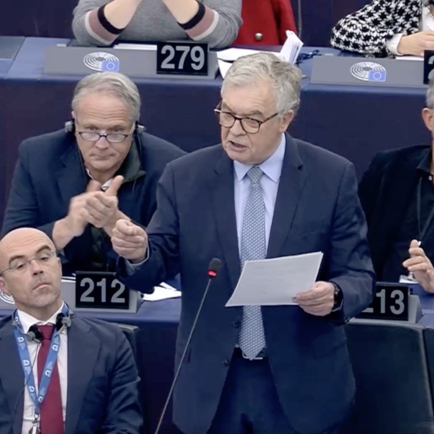 🔴 Le Parlement européen vient de refuser qu’un débat immédiat ait lieu sur le #PacteMigratoire qui entraînera l'arrivée dans l'UE de 60 à 70 millions de migrants.

 Mon intervention en hémicycle pour l’exiger a même été coupée ! Quel bel exemple de la démocratie bruxelloise !