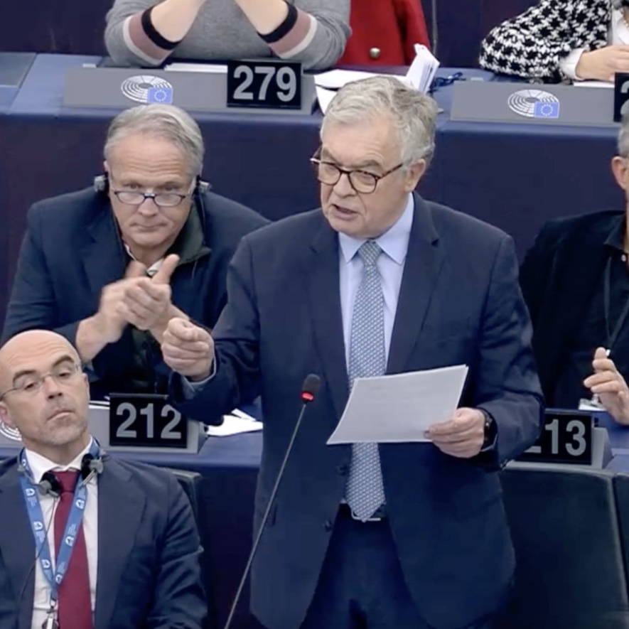 🔴 Le Parlement européen vient de refuser qu’un débat immédiat ait lieu sur le #PacteMigratoire qui entraînera l'arrivée dans l'UE de 60 à 70 millions de migrants.

 Mon intervention en hémicycle pour l’exiger a même été coupée ! Quel bel exemple de la démocratie bruxelloise !