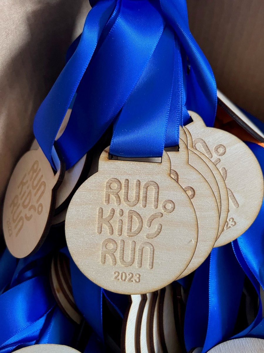 Run_KidsRun's tweet photo. The medals have arrived!
Fresh off the @ZeroWasteMedals production line.
Canβt wait to hand out 500 of these beautiful eco friendly wooden medals to our runners on Sunday @Battersea_Park.
#runkidsrun #fitness #community #running #fundraising #sustainable #sportingevents https://t.co/LMgHCfy8ym