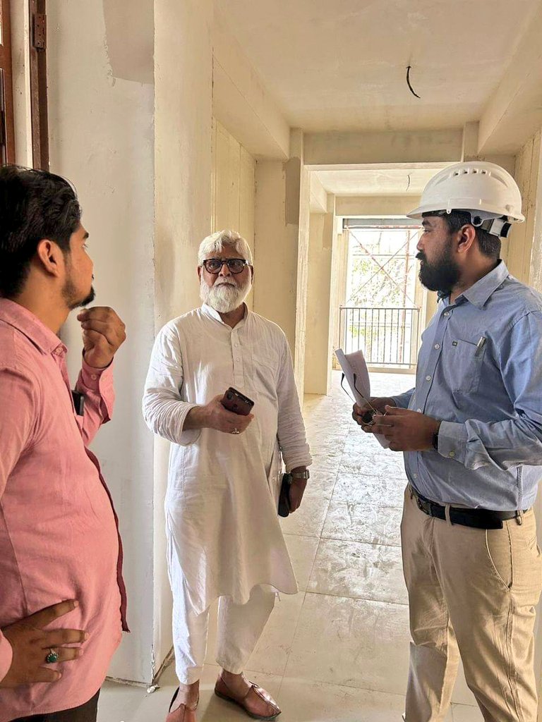 PMAYU_UP's tweet photo. By providing families with well-equipped homes inside of guarded grounds, 
 #LHPLucknow greeted its upcoming beneficiaries, who came to the location to check out the development.
#LightHouseProjectLucknow #LightHouseProjects
#GHTC #HousingForAll #UPSUDA
#PMAYUrbanUP https://t.co/Rqsy3SsZxK