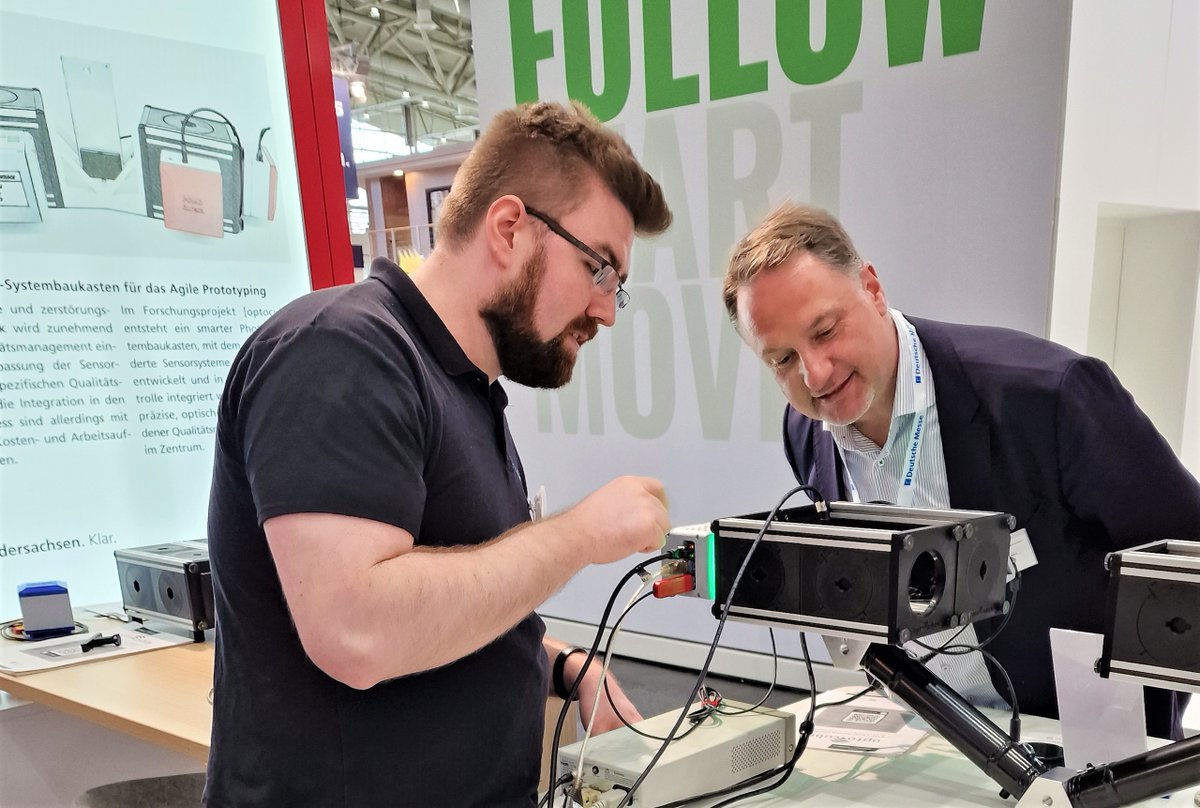 Does #additivemanufacturing boost photonics research? Visit us at our booth at the #HannoverMesse2023 (A40, Halle A2) and explore the potential of #optocubes.