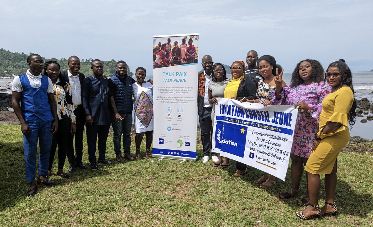 🔵 Atelier d'éducation aux médias et à l'information au Cameroun pour permettre à une dizaine d'influenceuses et influenceurs issus du Sud-ouest d’agir comme des vigies de la désinformation et des discours de haine sur les réseaux.
Talk Paix 👉 buff.ly/3xXyQBf
#CFImédias