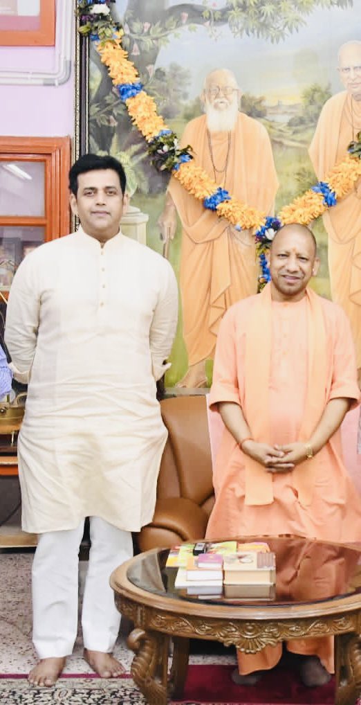 ravikishann's tweet photo. महाराज जी का सानिध्य .. https://t.co/o6H9EHUOhd