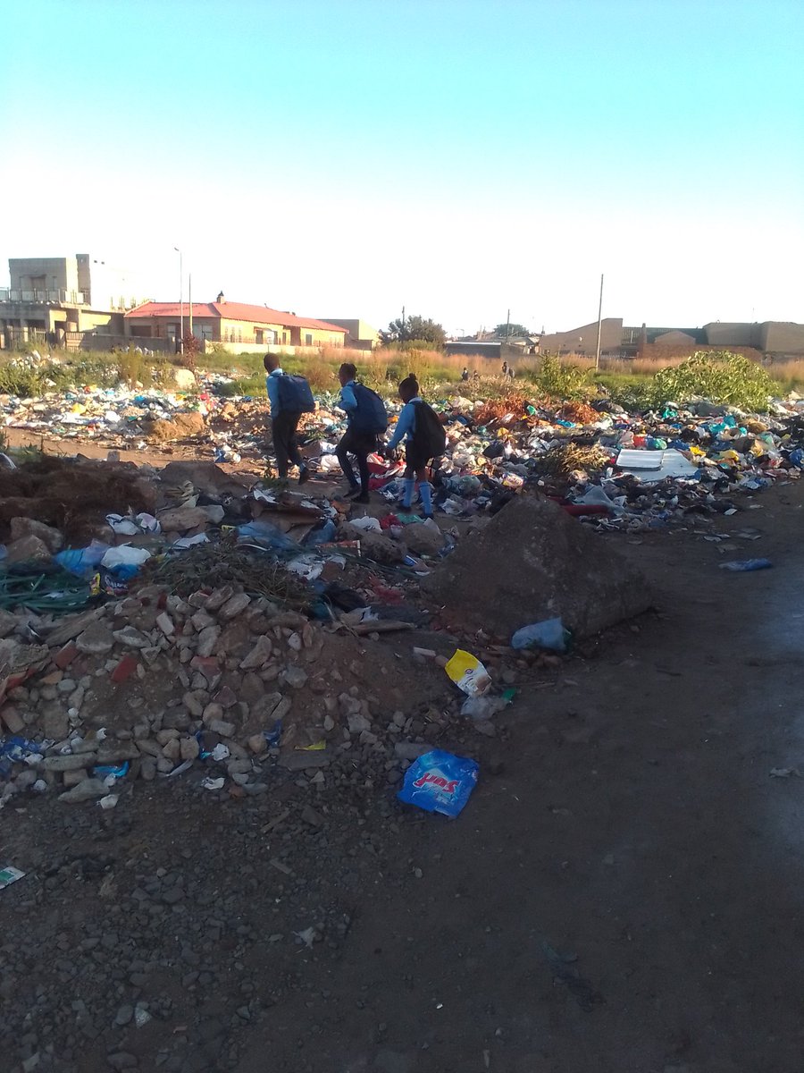 vnomfundo6's tweet photo. @CoE_Call_Centre @City_Ekurhuleni 
This is Wattville Lekwape Street by the old railway &amp; Actonville. Our kids are in danger of being sick. Its been months, this hasn't been taken care off instead the problem is growing. Kids cross here going to school. Please look into this. https://t.co/QCXLyp5xOf