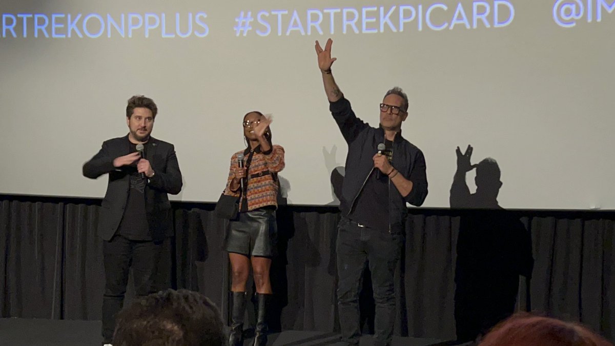 jayraguda's tweet photo. Look who said hello to us before the screening of #StarTrekPicardFinale #StarTrekPicardImax @TerryMatalas #AshleiSharpeChestnut (#SidneyLaForge) and @ToddStashwick (#CaptainLiamShaw) https://t.co/F7gY3Pjb6O