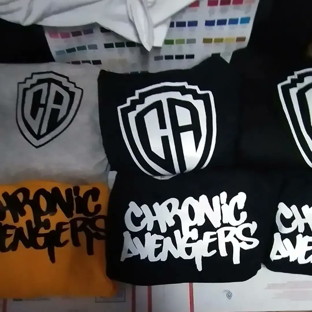 chroniCAvenger's tweet image. The re issue came out really nice.  Like a real book. 😁 order yours now.
All new merch. Mugs, tshirts,  sweatshirts and hoodies... of course sticker packs. Link in the place links go or visit the website team31.studio #chroniCAvengers #caallday #kbhcrew #nasacrew