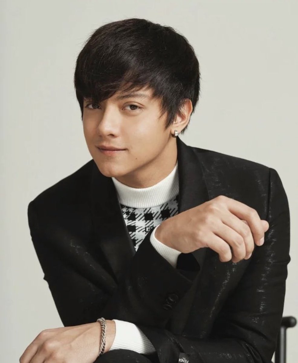 THE PHENOMENAL KING IS BACK! ✨

“Special announcement for Star Cinema with Daniel next week.” - Direk Lauren Dyogi (IG live) 

Stay tuned mga Kapamilya! ❤️💚💙
