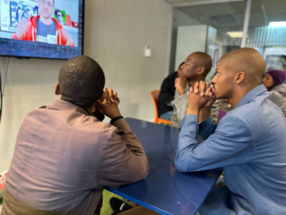 RLabs's tweet photo. Our animation course is currently underway, and we kicked off our morning by diving into the art of animation. Our students are honing their skills and bringing their imaginations to life through 2D/3D digital animation.

#RLabs #RLabsU #Vangate #Animation #Course #Design https://t.co/OfNNq22Z5W