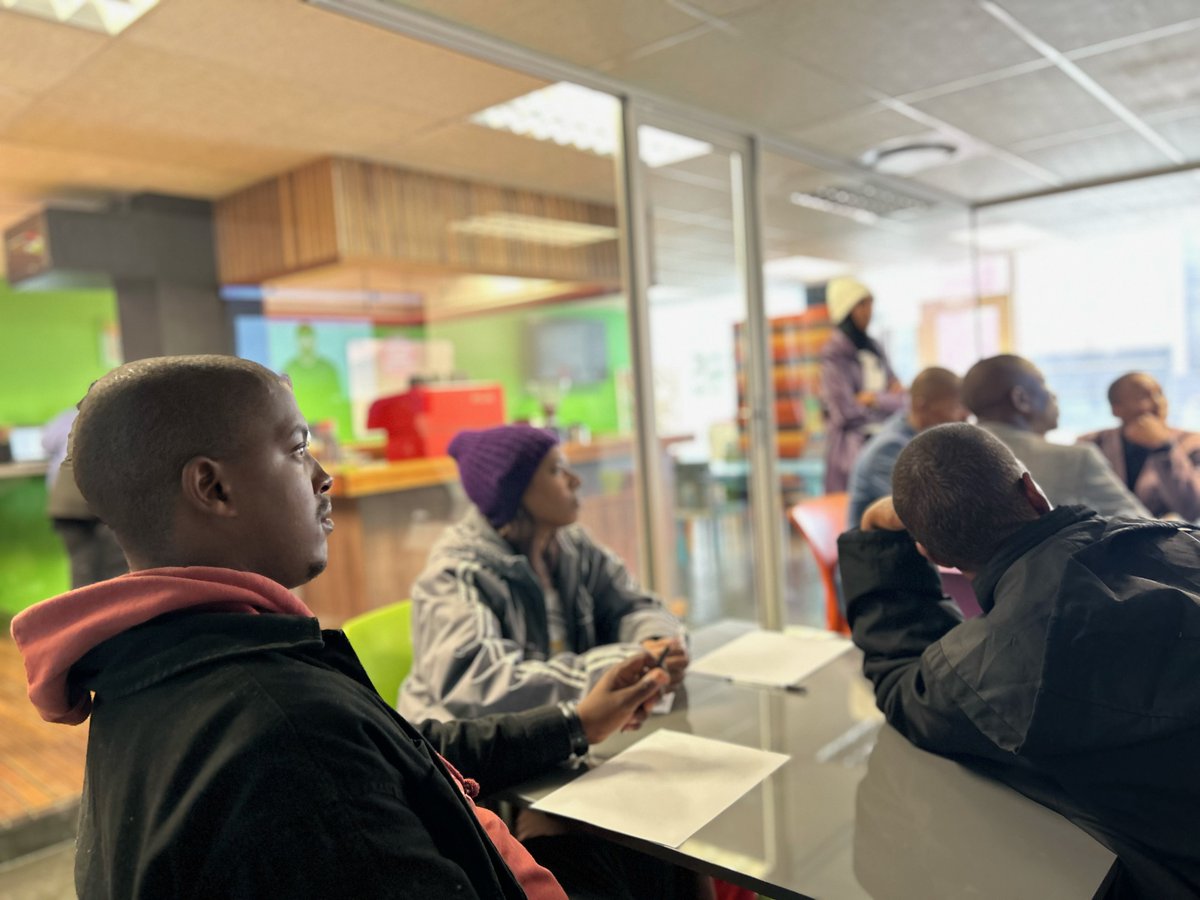 RLabs's tweet photo. Our animation course is currently underway, and we kicked off our morning by diving into the art of animation. Our students are honing their skills and bringing their imaginations to life through 2D/3D digital animation.

#RLabs #RLabsU #Vangate #Animation #Course #Design https://t.co/OfNNq22Z5W