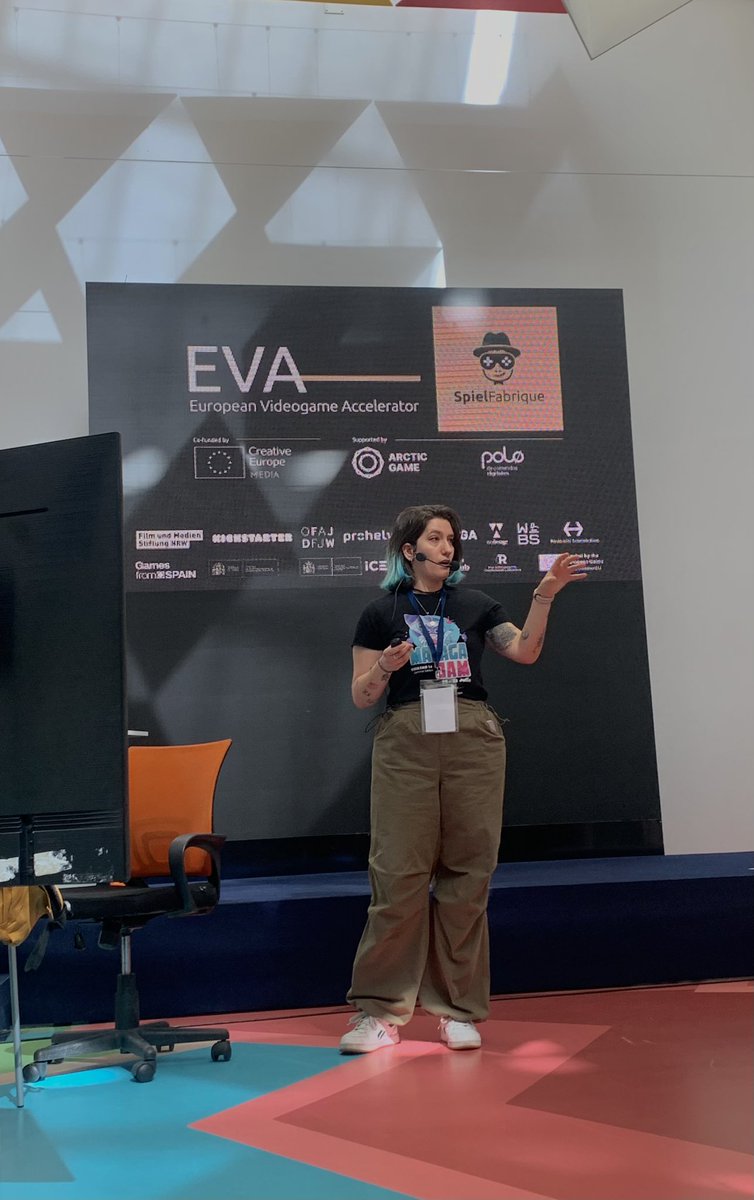 SpielFabrique's tweet photo. 🎤 OVER THE STAGE! We’re pleased to welcome  Lucía Herrero Lopez @kiaralu_, the president of @Malagajam, our strong community builder. Now it’s time to make friends and video games 👏🏼

@PoloDigitalMLG @ArcticGameLab 

#EuropeanVideogameAccelerator
#EVA2023 https://t.co/EjLp7Bow32