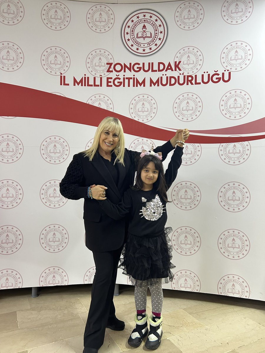 Ramazan Bayramı vesilesiyle İl Müdürümüz Züleyha ALDOĞAN’ın katılımıyla gerçekleşen bayramlaşmaya müdürlüğümüz bünyesinde görev yapan yöneticilerimiz ve personelimiz katıldı. 

İl Müdürümüz, tüm personelimizin Ramazan Bayramı’nı kutlayarak sağlıklı ve huzurlu bir bayram diledi.🍬