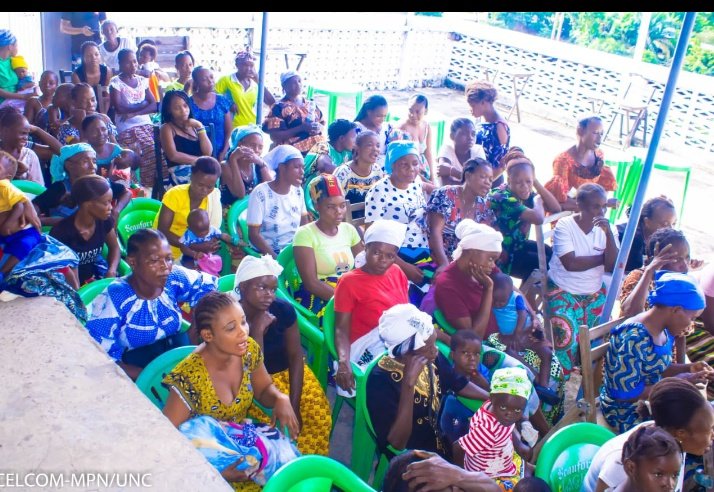 gemima_kapeta's tweet photo. UNC-MPN, Mobilisation et Propagande Nationale
Kongo Central, le 17 Avril 2023
Le bal était ouvert dans la cité de #Kindamba où elle a remis des pagnes à plus de 200 femmes, puis s'en est suivi l'étape de la cité de #Shell où une multitude des femmes ont reçu des pagnes. https://t.co/pFRDSnnJsU