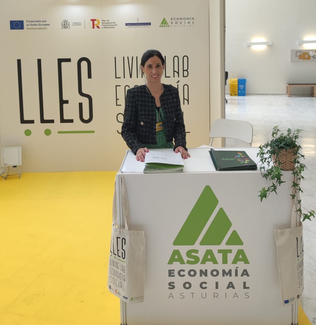 asataasturias's tweet image. 🧩Desde hoy hasta el sábado 22 de abril, podréis encontrarnos en el stand del LLES - Living Lab #EconomíaSocial, en el "Encuentro del Cuidado en Asturias", para presentar el proyecto y recabar posibles aportaciones de los participantes en el foro.

#LLES #LivingLab
