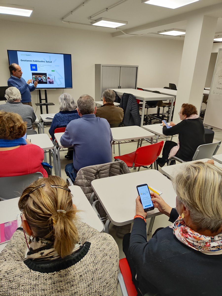 Aebanca's tweet photo. 📸Estos son algunos momentos de nuestros talleres #Expertclick, la escuela de digitalización para #mayores que desarrollamos las fundaciones AEB y @Cibervoluntarios por toda España.
Aquí puedes descubrir nuestro programa sin coste para los beneficiarios 👇
https://t.co/rxOaLExSVX https://t.co/AGoXPeQCNt