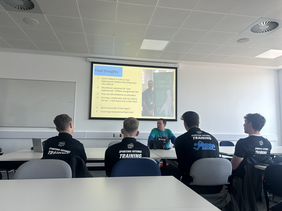 SILsafeguarding's tweet photo. Waiting to deliver a session on safeguarding to @Liverpool_SSP students which means I am fortunate to catch the end of @philwatson184’s session #ItsNotTheirFault #Fostering #Adopting https://t.co/L2Um3mBKIK