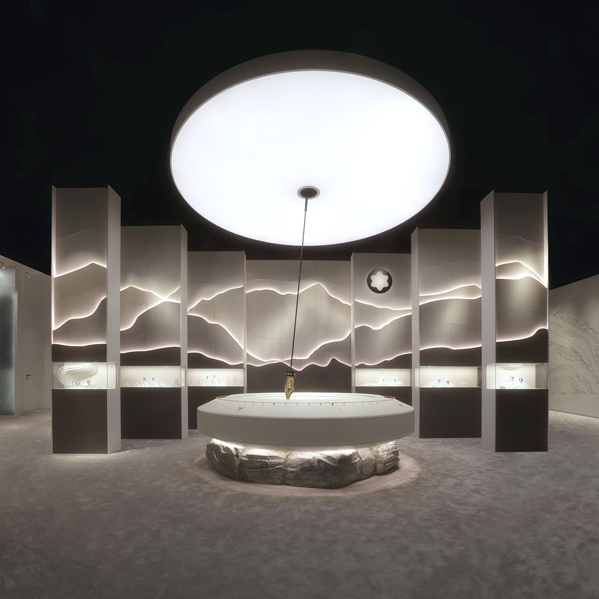 StudioJMGady's tweet photo. Our new creation : @Montblanc booth at @watcheswonders 
A scenography dedicated to link between time, art of writing and mountain exploration. At the heart of the foyer, the pendulum installation catches visitor attention by drawing an artwork every day.
https://t.co/2EQWTtdQIE https://t.co/VhtRF0hwjd