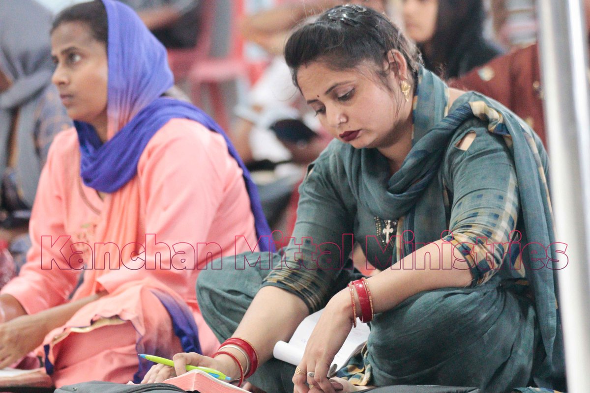 pastorkanchan's tweet image. The people are hearing the amazing life-changing word of God. Indeed, these words shall definitely change their way of living.

#KMM #KMMLive #ThursdayService #PastorAshishMittal #Peace #WordOfGod