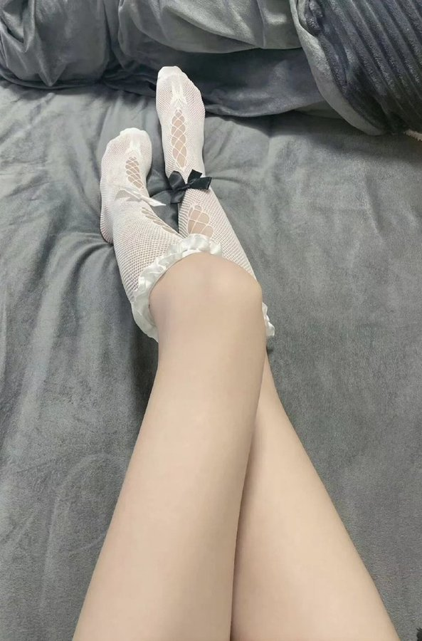 minglechen01's tweet photo. 牛有四個女人卻只有兩個的  猜猜是什麼？ https://t.co/kUpdLfReSq
