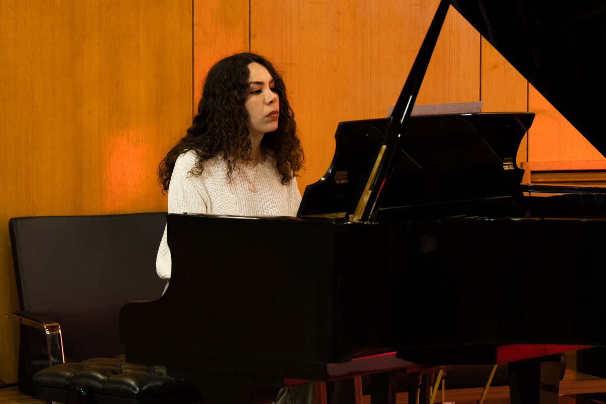 Girişte Solda'nın bu ayki konuğu Levent Erden'di.  "Uydurma, Gerçek ve Müzik” başlıklı söyleşide Levent Erden ile Ersin Antep; müziğin geçmiş dönemlerde geçirdiği aşamalar ve geleceği üzerine sohbet etti.