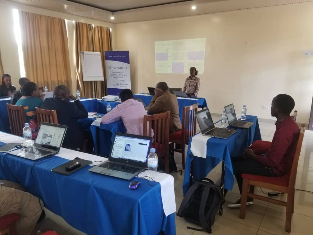 Happening now:
@infoNILE training journalist in #Kigali #Rwanda on #ScienceJournalism, #Geojournalism #WaterJournalism and how to use the @WildEye_News, a comprehensive data tool for #EnvironmentalCrime by
#InfoNile, @OxCIEJ, @earthjournalism and @H2Ojournalists