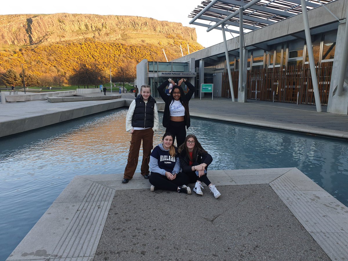 Super proud of these girls last night... Leona, Heabah, Sophia, Erin & Mairead 🥰👏sharing their thoughts with the Cross Party Group at Scottish Parliament! #YoungCarers #RightToRest @ysortit @bethysortit @CarersTrustScot @ScoYCSA