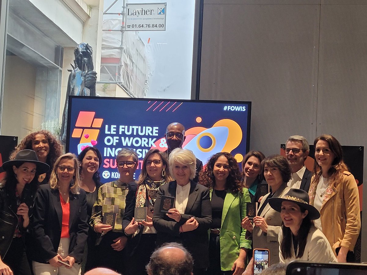Stef_Pouchoy's tweet photo. Merci à toute l'équipe @Kokoroe_EdTech pour cette matinée inspirante autour de la diversité, de l'inclusion et du learning! 🤩👏👏 @Raphcov @BeatriceGher @Elisecov #FOWIS #diversité #inclusion #learning https://t.co/a7LAIlnXij