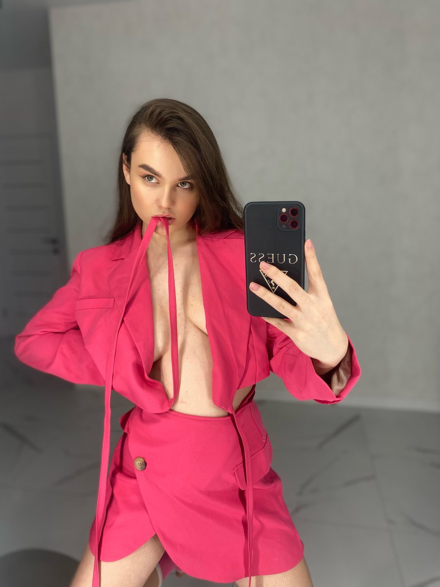 evacryptodiva's tweet photo. it's time to unwind!💋

#model #fashionshow #runway #Chilloutmix
@AvramNini @j_rome_16 @Only_Aussies @Luis03190142 @hacksgary @ryan_hayne https://t.co/BLuywsCvYi