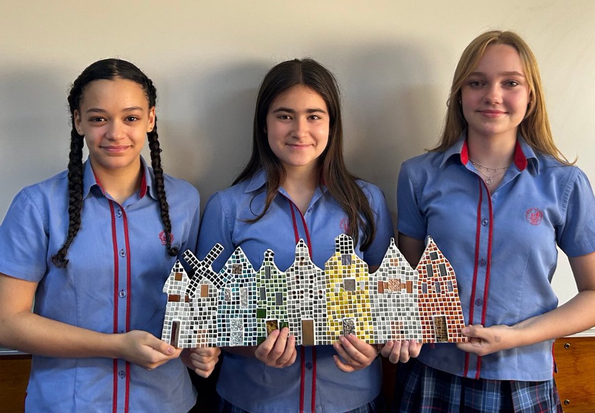 Our truly amazing Y8 historians have produced some outstanding artefacts celebrating &amp; showcasing the diversity of Leicester’s (UK) heritage &amp; history. Great work! 👏 👏 👏 #StChrisSenior #StChrisHistory #StChrisBahrain