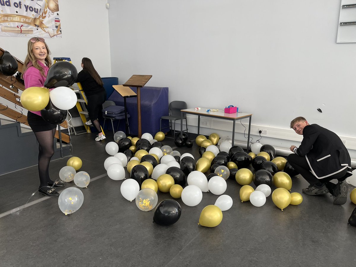 Grad prep underway 👩‍🎓 
#LastLastDay 🥺🥺🥺
<a href="/DennyHighSchool/">Denny High School</a>