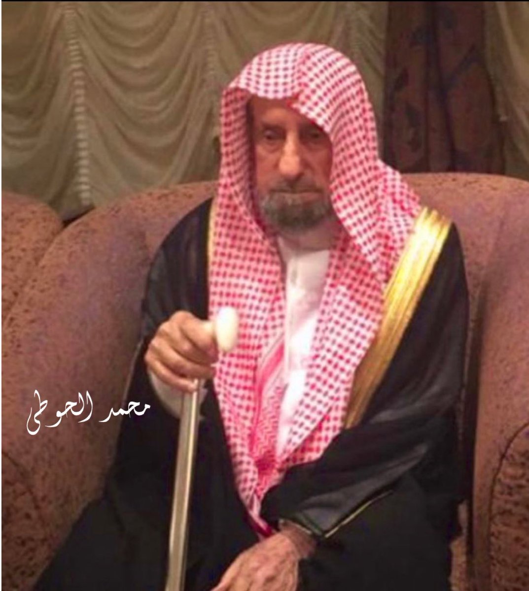 MohammadAlHoti's tweet photo. العم الشيخ محمد بن عبدالله بن ريس ..
ولد في مدينة #الرياض عام 1347 و أحد أعيان مدينة الرياض ومن الأسر العريقة التى كانت لهم املاك ونخيل في الرياض 
وكان سكنه ونشأته في الحي الذي سمي بأسمهم  (حي #آل_ريس) غرب حي #دخنه إلى أن انتقل إلى حي العليا وسكن فيه شطر من حياته إلى أن ا��تقل إلى حي الصحافة 
واشتهر الشيخ محمد
بالكرم والورع والشهامة والسخاء وصلة الرحم 
وانتقل إلى رحمة الله يوم السبت ١٤٤٣/١٢/٢٥
رحمه الله رحمة واسعة وجدي الشيخ صالح الحوطي وجميع موتى المسلمين .
#ثلوثية_المصمك 
#ذكريات_حي_دخنه_ومعكال