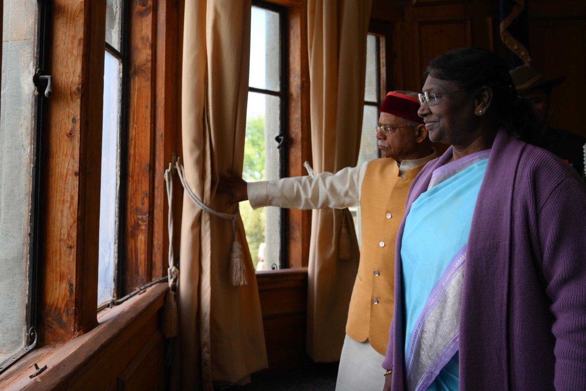 President Droupadi Murmu visited Indian Institute of Advanced Study, Shimla. Established by former President Dr S Radhakrishnan, IIAS promotes high-quality academic work in humanities, social sciences and natural sciences.