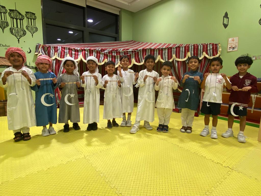 GayatriKakade16's tweet photo. "Our KG2 C Students embracing Arabic culture! Celebrating in style with Kandura and Abaya. #UAETraditions #KanduraAndAbaya #Arabicculture #NMSStudents #Alkhail" https://t.co/z6auCkLE97