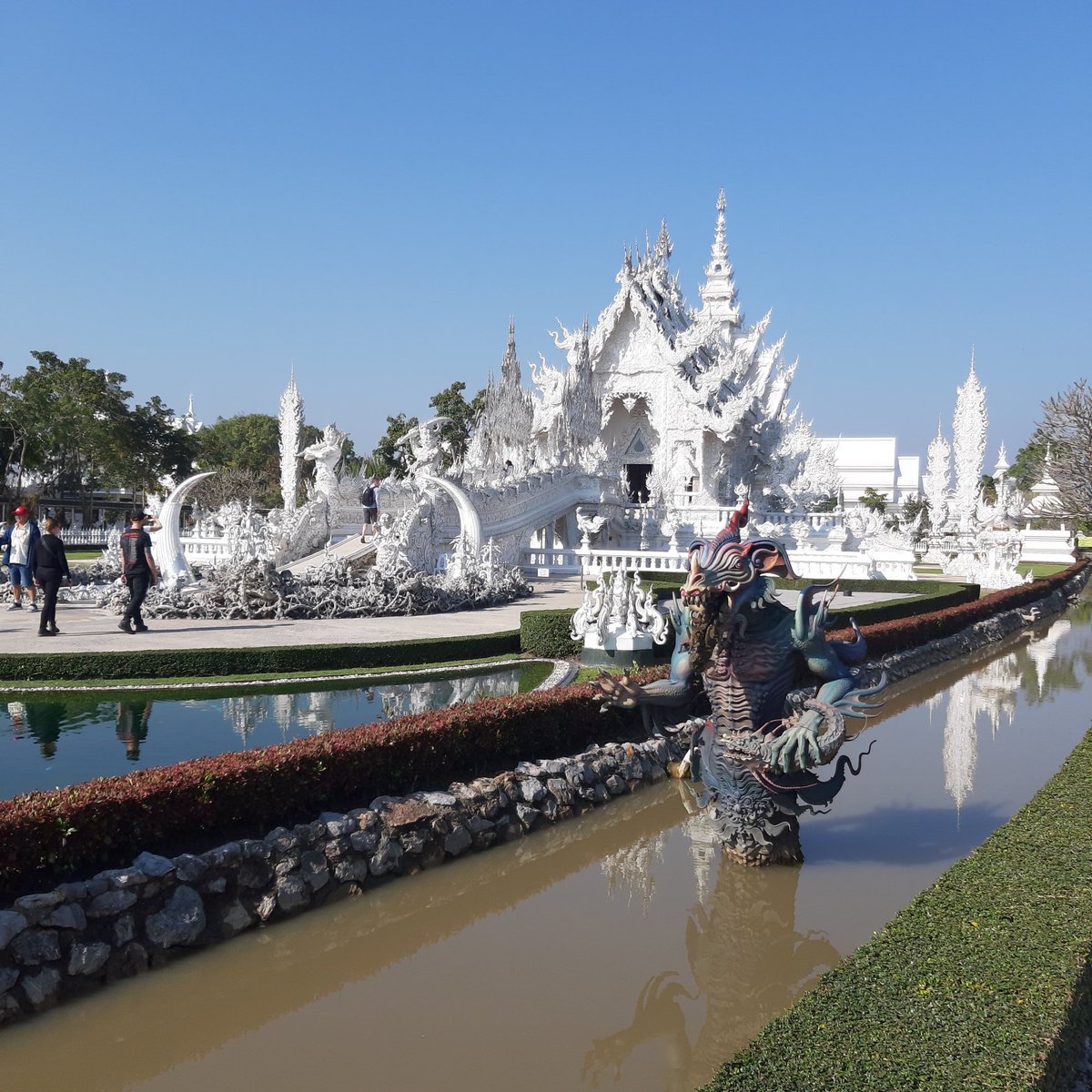 tomcatNat1's tweet photo. The beauty of Thailand # Wat Rong Khun, Chiang Rai https://t.co/YPWIG0gyD0