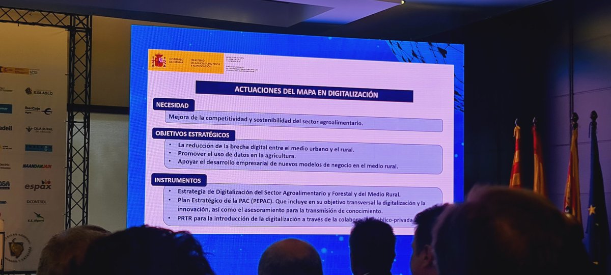 iservia's tweet photo. La sudirectora General del @mapagob, @cclementemart 

La Digitalización del Regadío, sin digitalización no se avanza. 

Reducir la brecha digital entre zonas urbanas y rurales.

Va a venir fase 3, 410 M€. https://t.co/qcIWMHYQ3e