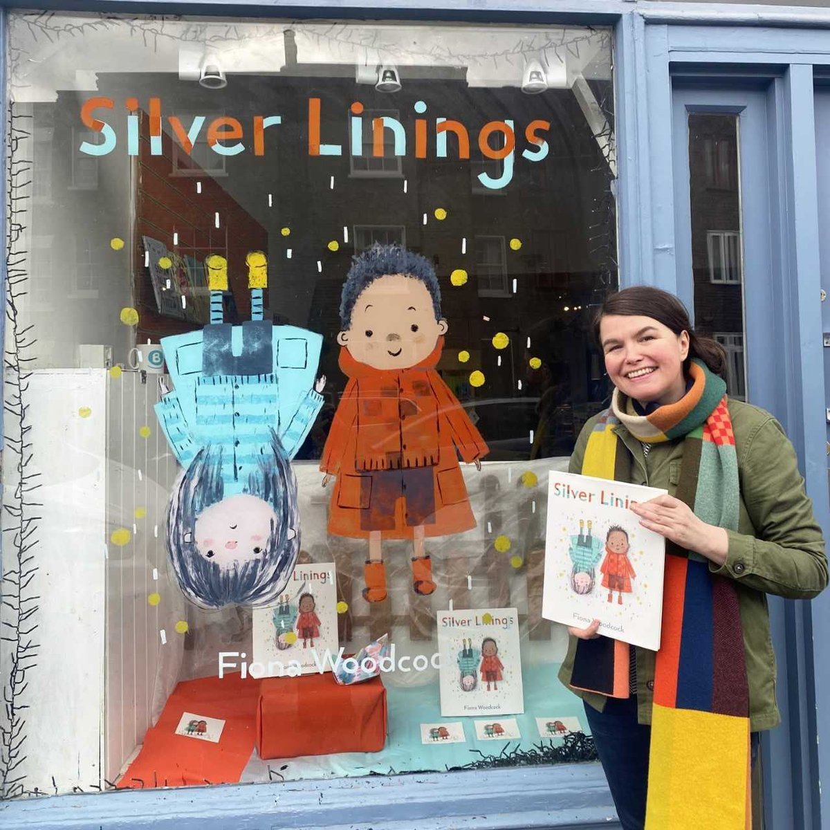 BookBrunch (@bookbrunch) on Twitter photo .<a href="/FionaWoodcock/">Fiona Woodcock</a> has illustrated the window at <a href="/pickledbooks/">🌶️ Pickled Pepper Books 🌶️</a>, to celebrate the publication of her new picture book Silver Linings
bookbrunch.co.uk/page/article-d… (£) .<a href="/FionaWoodcock/">Fiona Woodcock</a> has illustrated the window at <a href="/pickledbooks/">🌶️ Pickled Pepper Books 🌶️</a>, to celebrate the publication of her new picture book Silver Linings
bookbrunch.co.uk/page/article-d… (£)