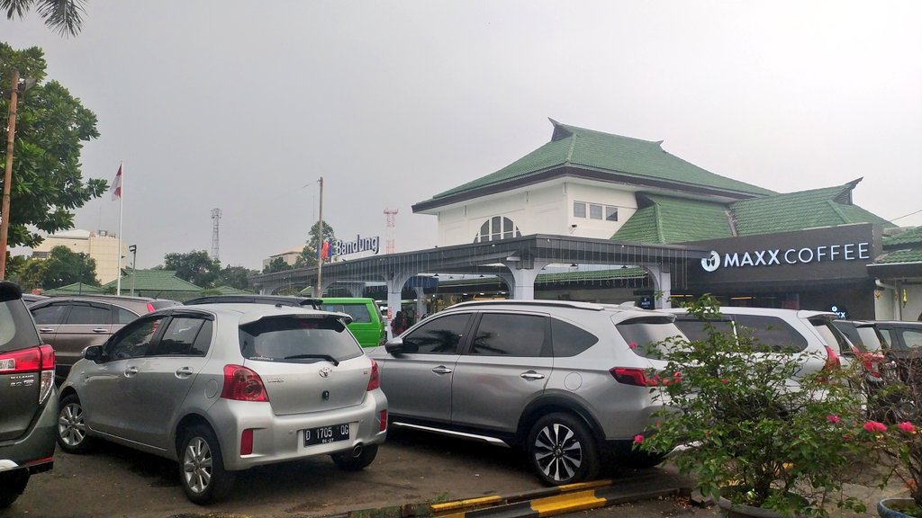 BeruangBurem's tweet photo. singgah dan lanjut.. https://t.co/7YAFRtdH1G