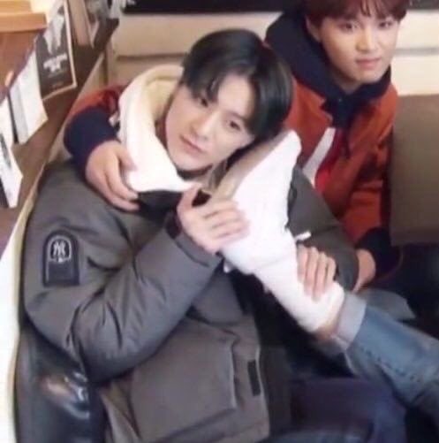 mpkdixq's tweet photo. ฮัลโหล  พี่คับๆ                                
                                                  ติ๊งต๊องไม่เล่น

ฮัลโหลลลล

                                                  เออฮัลโหล ว่าไง https://t.co/rQ20QE0Cwf