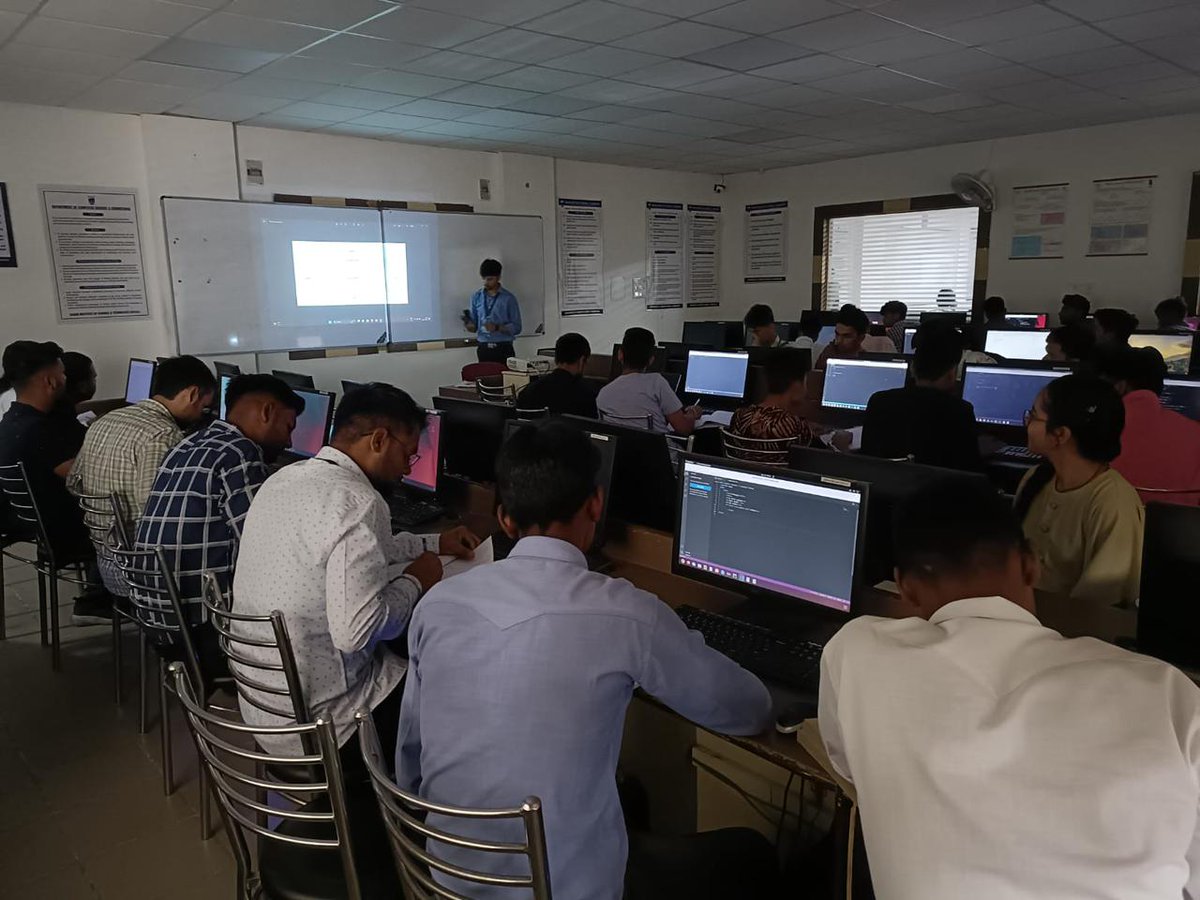 gdsc_sistec's tweet image. #gdsc #DevelopersStudentClub #sistec #webdevelopment #Day2 #html #CSS