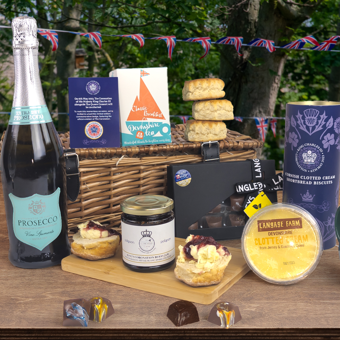 👑 WIN A CORONATION CREAM TEA 👑

Savour the richness and elegance of the British monarchy with our King's Coronation Hamper Giveaway! 🎉

For your chance to #WIN 👇

🇬🇧 Follow  <a href="/devon_creamteas/">Devon Cream Teas</a> 
🇬🇧 Like &amp; RT 
🇬🇧 Tag a Friend 

#SliceOfDevon #Coronation #GiveawayAlert
