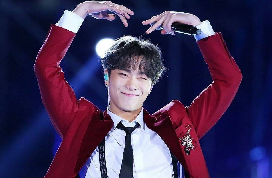 isSHINeeback's tweet image. Thank you, Moonbin, for speaking so beautifully about SHINee. Your artistry and kindness has touched all of our hearts.