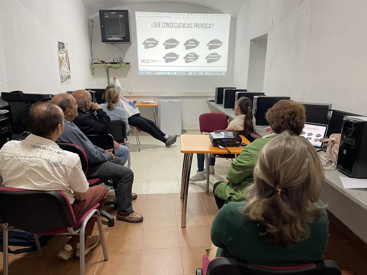 EDAlburquerque_'s tweet photo. Durante esta semana, nos volvemos a unir, en #Alburquerque y #VillardelRey, participamos y celebramos la semana #AllDigitalWeeks  2023 con sesiones de Ciberseguridad y familias conectadas y  Herramientas y Recursos Digitales para Combatir la Desinformación  #ADWeeks2023 https://t.co/megQpJqAwD