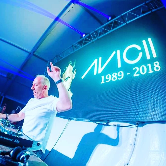 johan_gielen's tweet photo. throwbackthursday : #djatwork
#InMemoriam #Avicii https://t.co/1wqak9OzEe