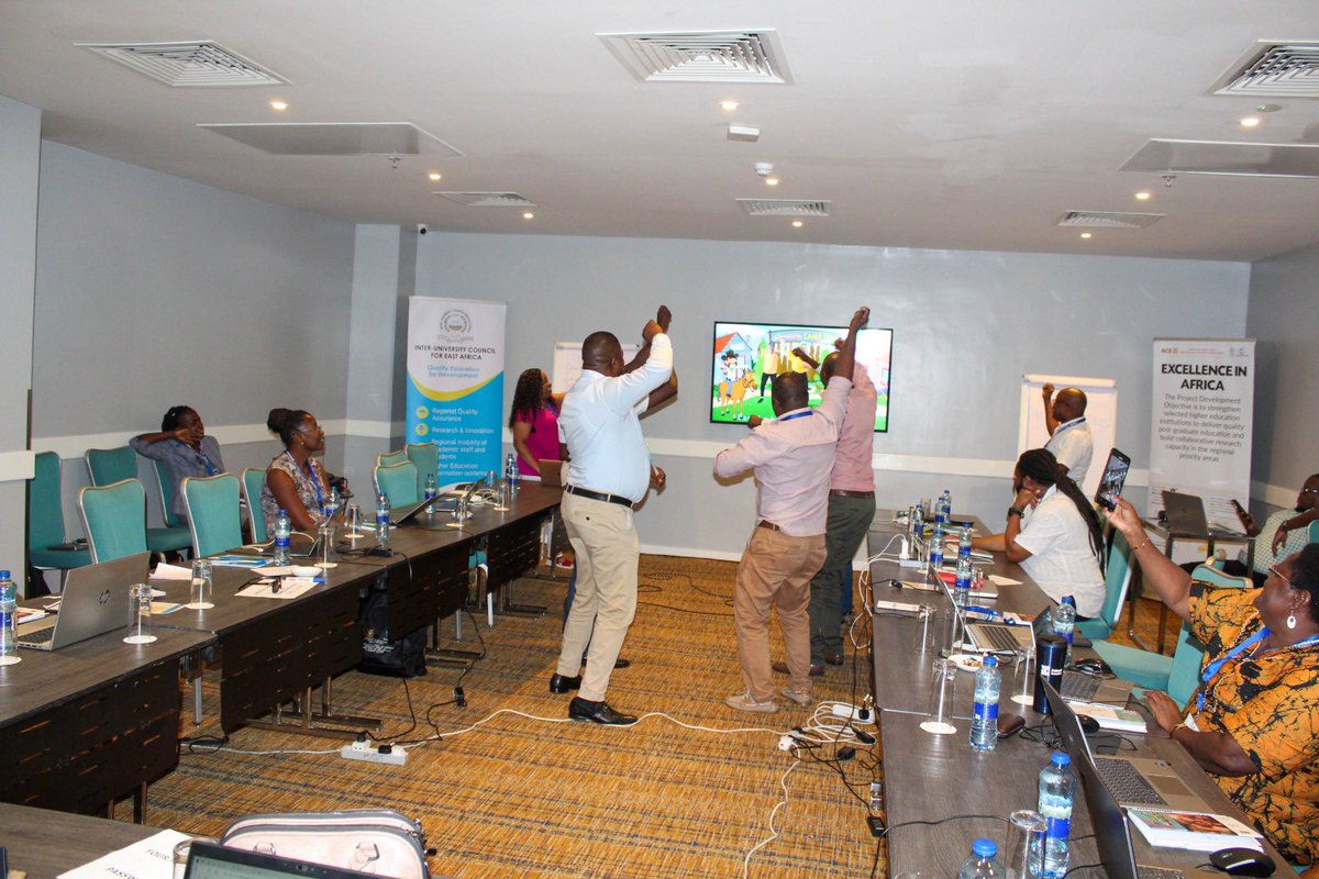 AnnQuiCarol's tweet photo. @Ace2Africa 
#Ace2inDar 
Awesome time in Dar  with communicators from the ACE11 project
Kudos to IUCEA for a job 
Well done. https://t.co/wzH0axwTzV
